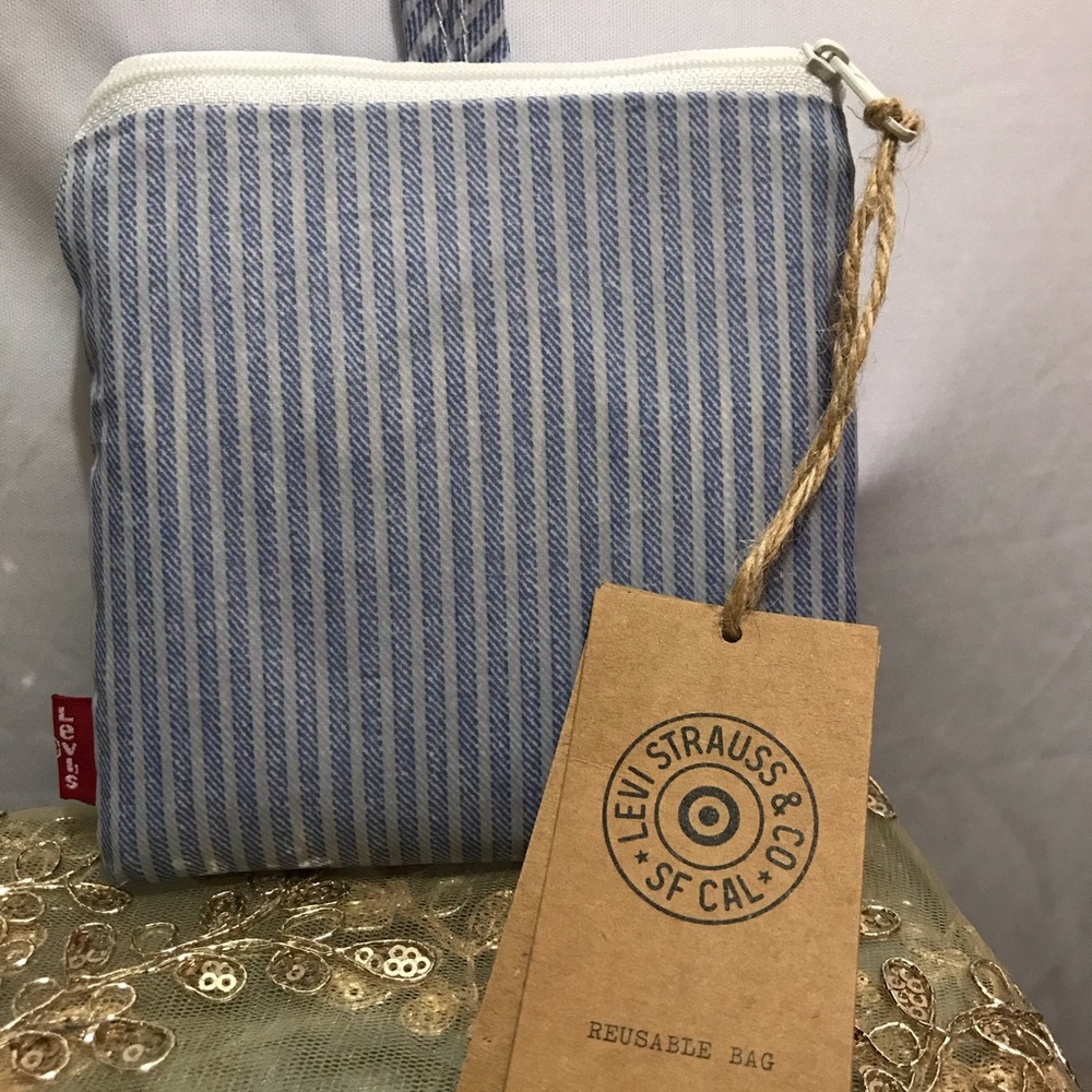 Levi’s reusable tote